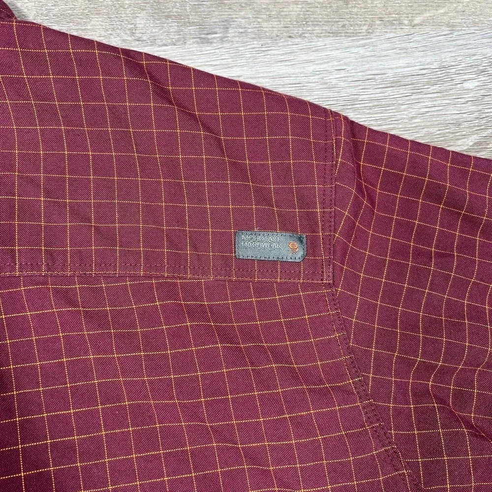 Mountain‎ Hardwear Shirt Men's Large Red Plaid Outdoor Short Sleeve Hiking
